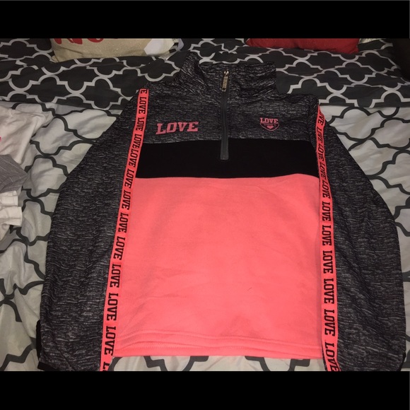 Sweaters - Love Juniors Sweater